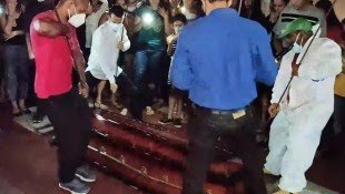 Goiás: corpo de pastor que prometeu ressuscitar em três dias é&nbsp;enterrado