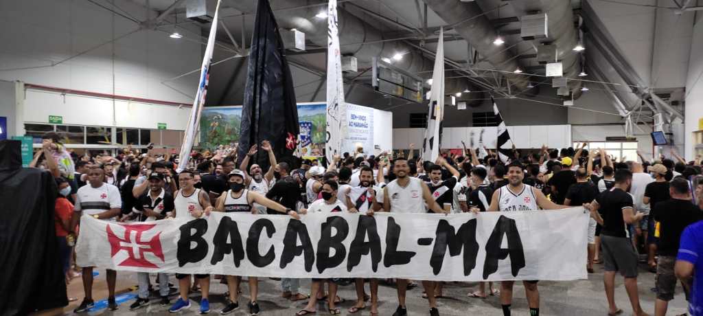Vasco é recebido com muita festa ao desembarcar em São Luís: ‘Dá motivação ainda maior’, diz&nbsp;Nenê