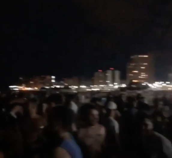 Posto A, na Península, tem fim de semana com samba e aglomeração