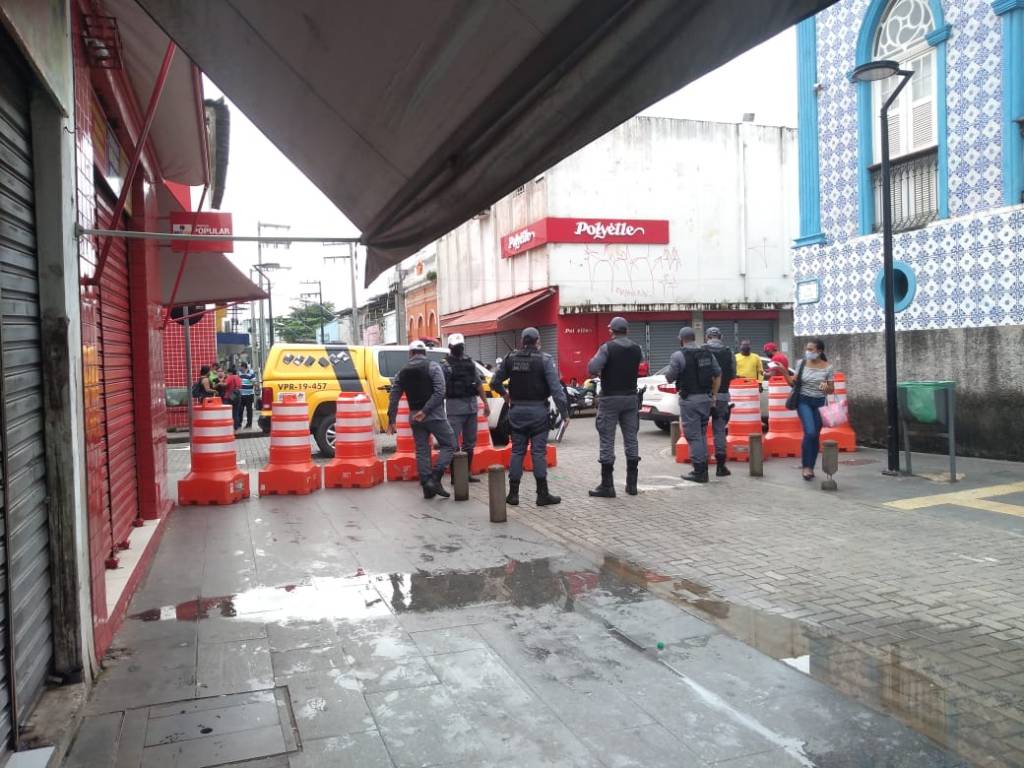 Rua Grande amanhece bloqueada após aumento de casos da&nbsp;covid-19