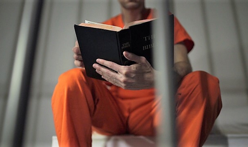 Projeto que diminui pena de presos que lerem livros da Bíblia é aprovado no&nbsp;MA