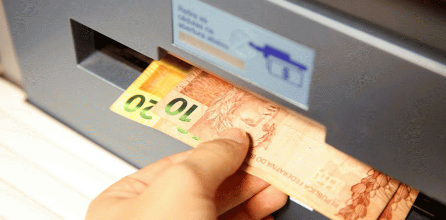 Sancionada lei que libera consignado para o Auxílio&nbsp;Brasil