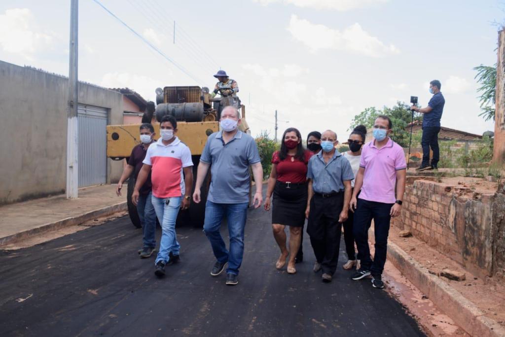 Othelino Neto vistoria obras do ‘Mais Asfalto’ em Jenipapo dos&nbsp;Vieiras