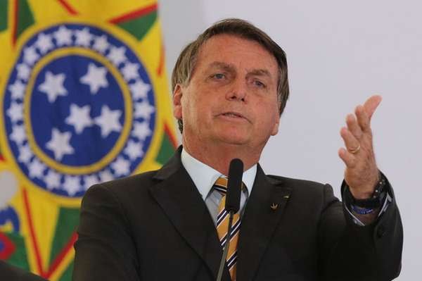 Preço  dos combustíveis: Bolsonaro diz que “paciência do povo se&nbsp;esgotou”