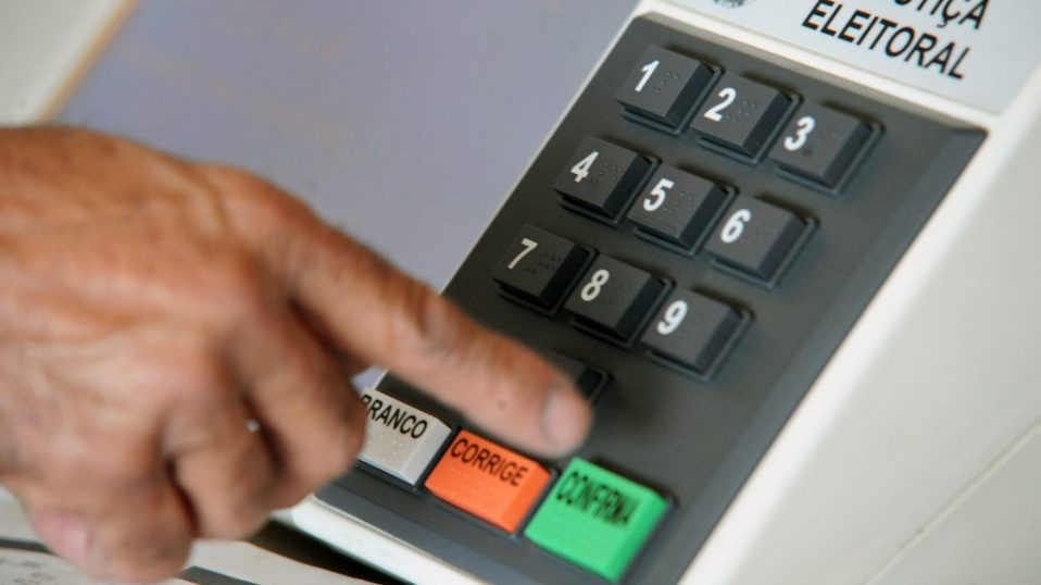 Mais de 156 milhões de brasileiros vão às urnas neste&nbsp;domingo