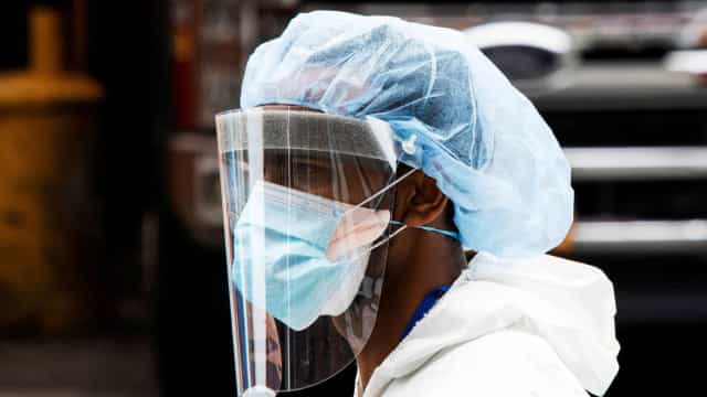 Brasil reporta mais 30.671 novos casos de Covid-19 e 903&nbsp;mortes