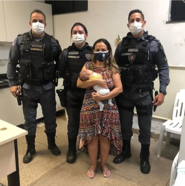 Recém-nascido de 45 dias é salvo por policiais após se engasgar em São&nbsp;Luís