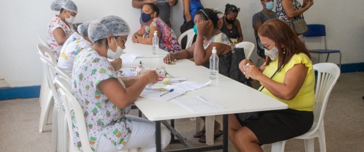 Com redução da idade, cresce procura pela quarta dose da vacina contra a&nbsp;Covid-19