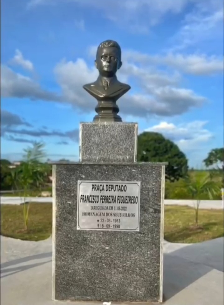 São João Batista ganha praça em homenagem a Francisco Figueiredo, ex prefeito da cidade; veja o&nbsp;vídeo