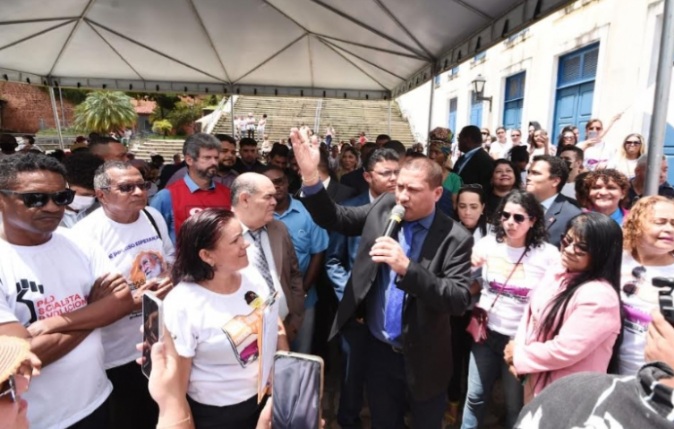 Vereadores assinam termo de compromisso com o&nbsp;Sindeducação