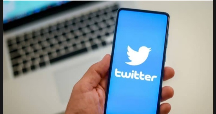 Twitter lança novo mecanismo para denunciar fake news e discurso de&nbsp;ódio