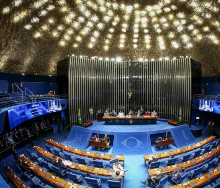 Senado aprova PEC do piso salarial da&nbsp;enfermagem