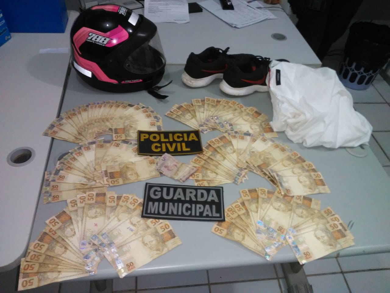 Casal suspeito de roubar mais de R$ 40 mil reais em assalto é preso em flagrante