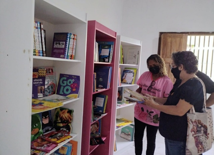 Atividades lúdicas do ‘Cidadania e Leitura’ movimentam a biblioteca comunitária Luiz Phelipe Andrès neste sábado&nbsp;(11)