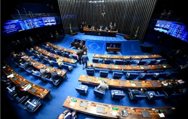 Senado aprova projeto que reduz imposto para baixar preço dos&nbsp;combustíveis