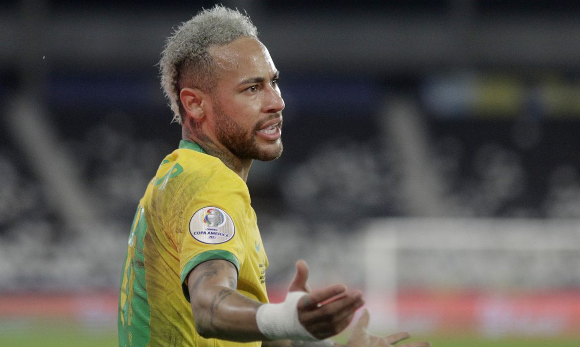 Neymar vai a julgamento na Espanha por fraude em contrato com Barça