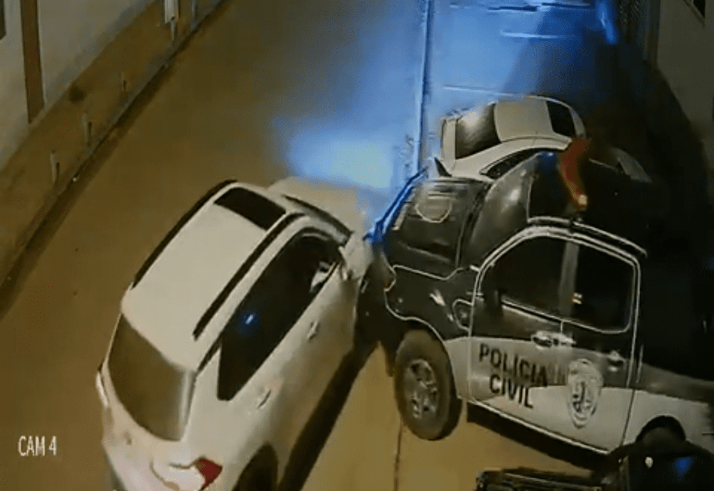 Motorista embriagado é preso em flagrante após colidir em viatura da polícia em&nbsp;Arame