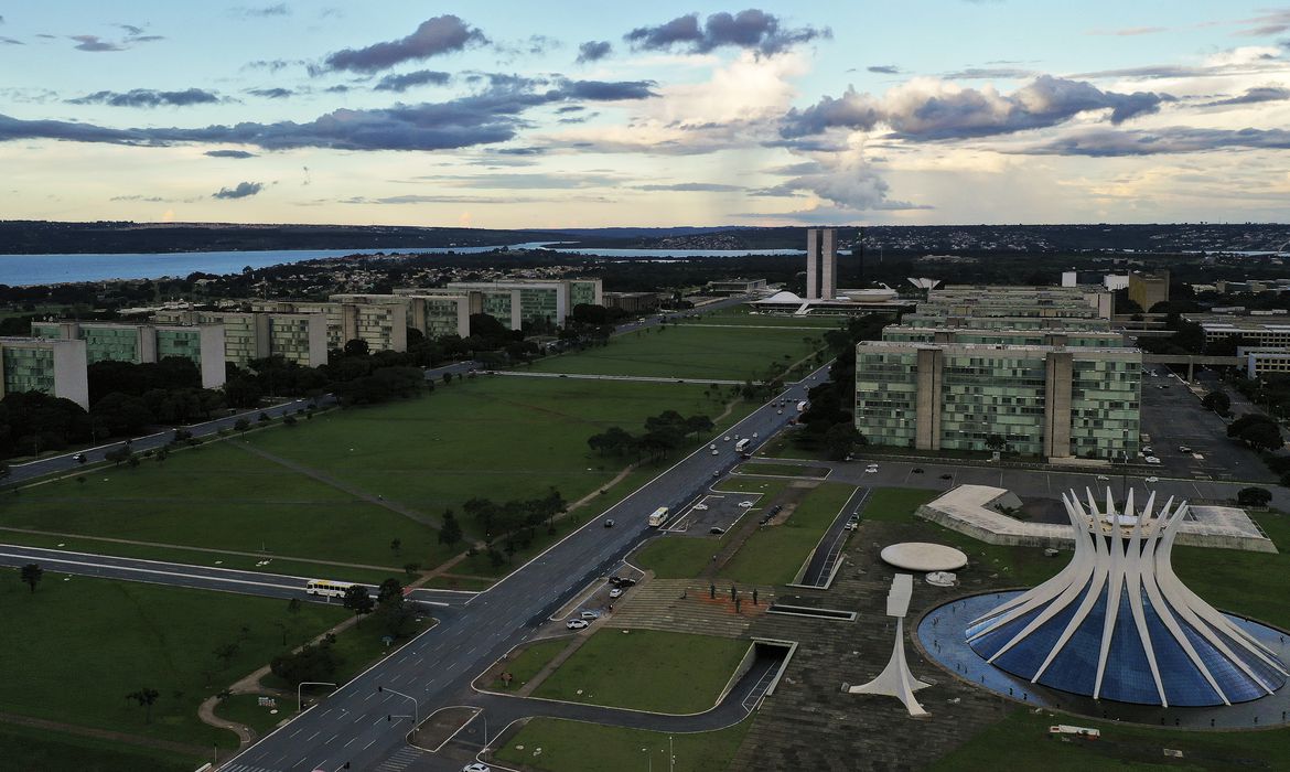 Governo define a próxima sexta-feira como ponto facultativo para servidores federais