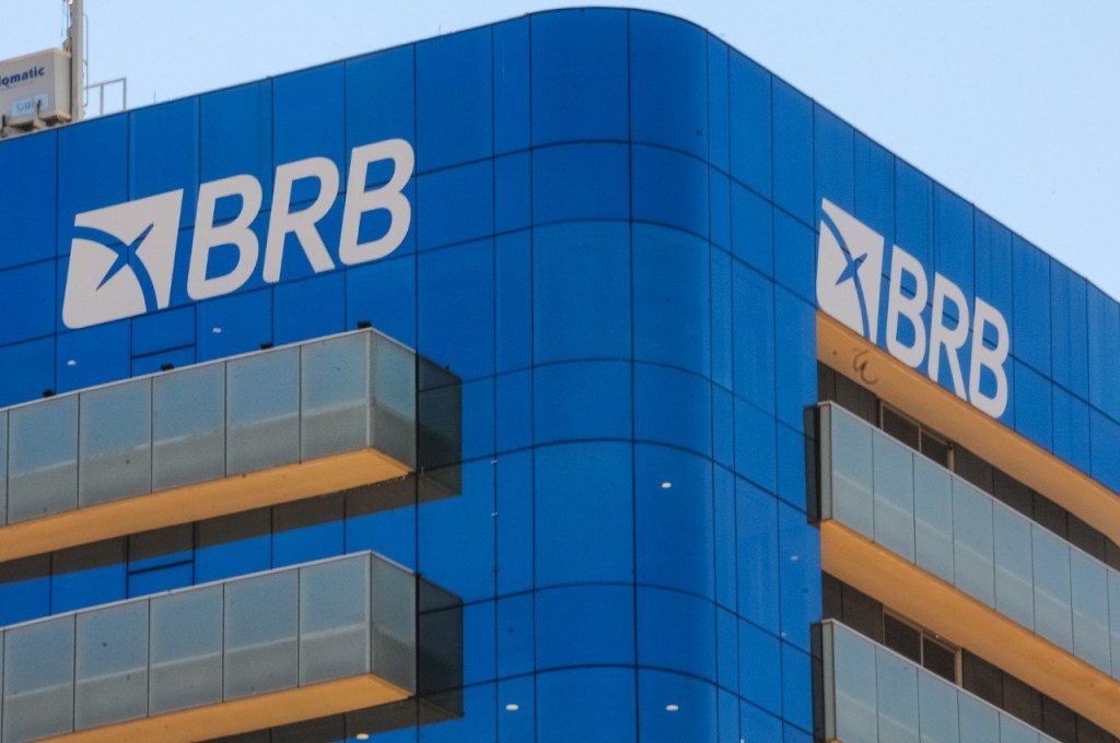 Banco de Brasília publica edital com 300 vagas para&nbsp;escriturário