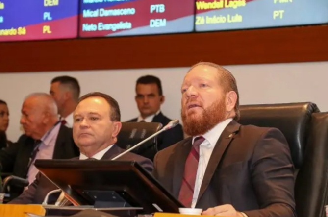 Othelino pede ao Ministério Público investigação sobre suposta irregularidade no concurso da&nbsp;Assembleia