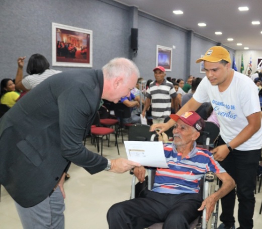 Famílias de Balsas recebem títulos de propriedade de&nbsp;imóveis