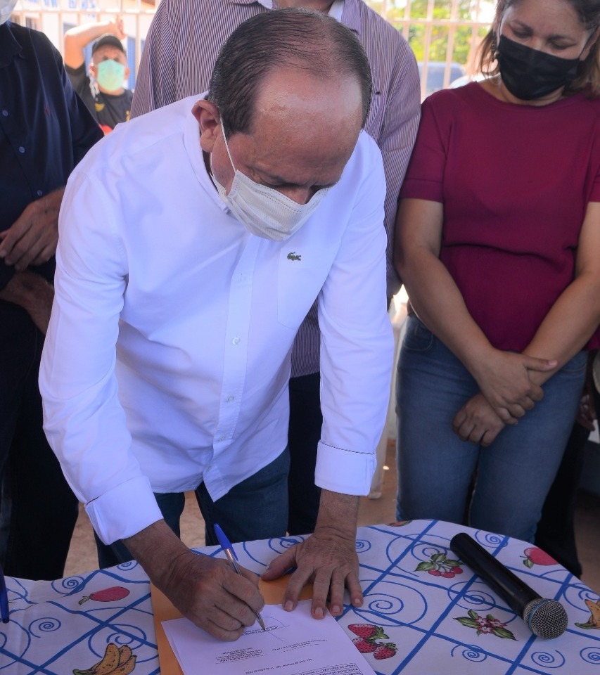 Dr. Julinho assina ordem de serviço de Pavimentação, reformas e uma praça no&nbsp;Juçatuba