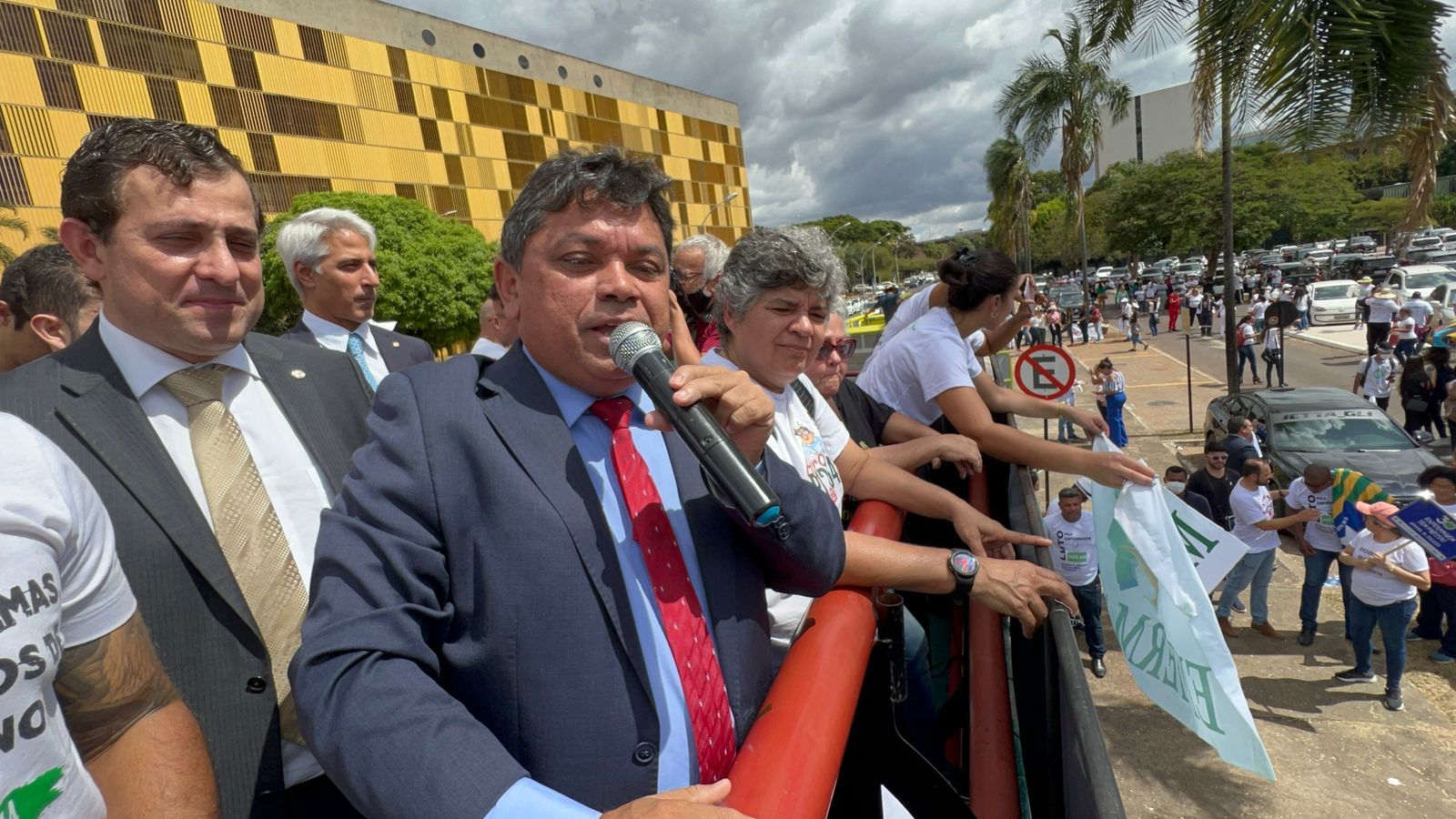 “Dia histórico para a enfermagem no Brasil”, comemora Márcio Jerry, após aprovação de piso salarial para a classe