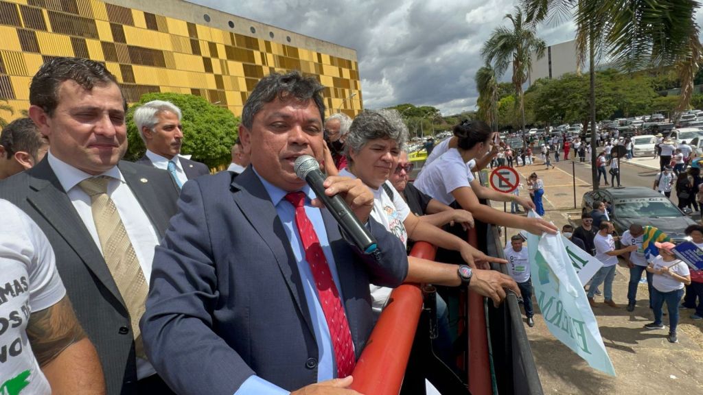 “Dia histórico para a enfermagem no Brasil”, comemora Márcio Jerry, após aprovação de piso salarial para a&nbsp;classe