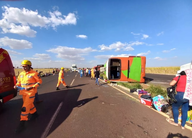 Maranhenses ficam feridos após ônibus de turismo tombar em Minas&nbsp;Gerais