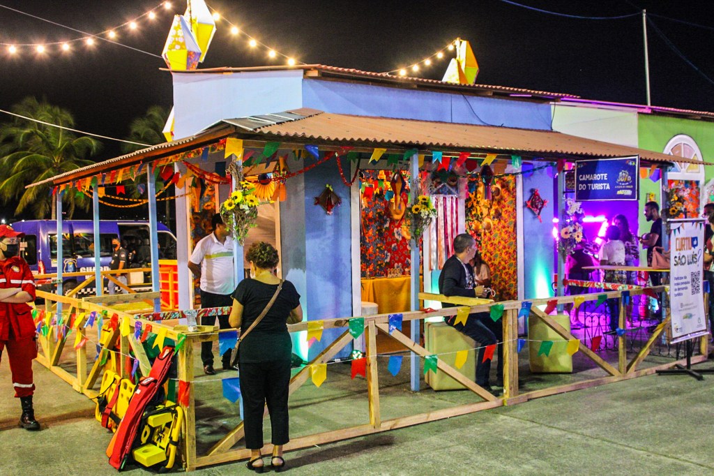 Prefeitura oferece recepção especial para turistas no Arraial da Cidade, na Praça Maria&nbsp;Aragão