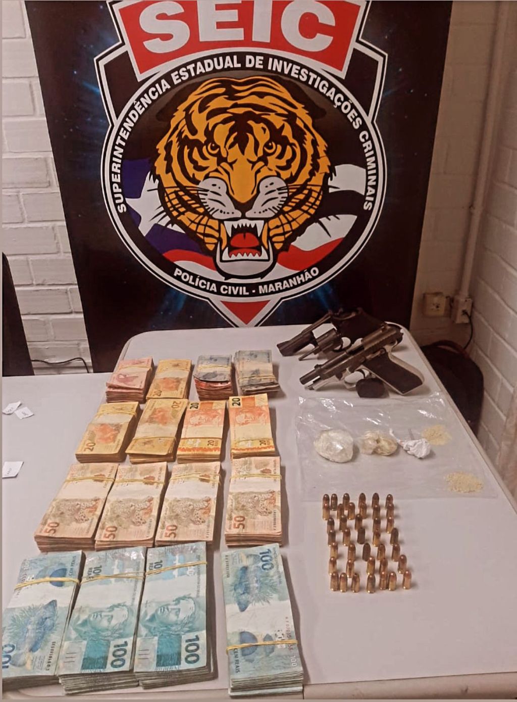 Dupla é presa com mais de R$ 70 mil em São José de&nbsp;Ribamar