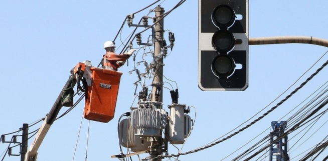 Governo Federal anuncia fim da tarifa extra para consumidores de&nbsp;energia