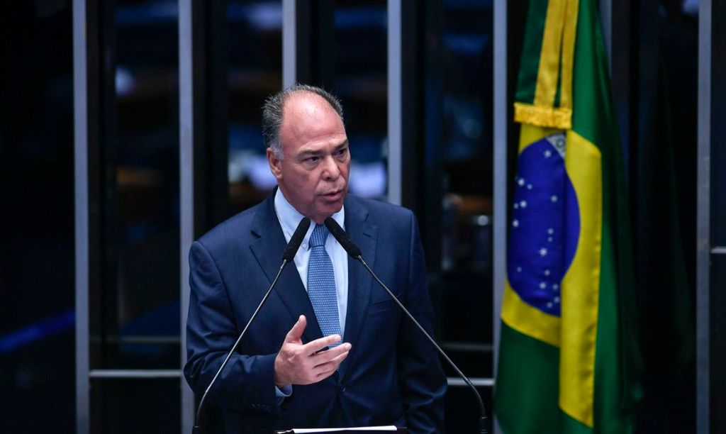 Relatório que fixa limite ao ICMS de combustíveis é lido no&nbsp;Senado