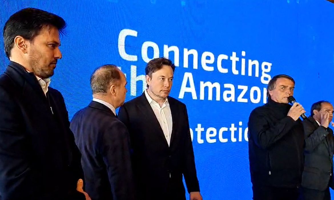 Bolsonaro se encontra com empresário Elon Musk em São Paulo