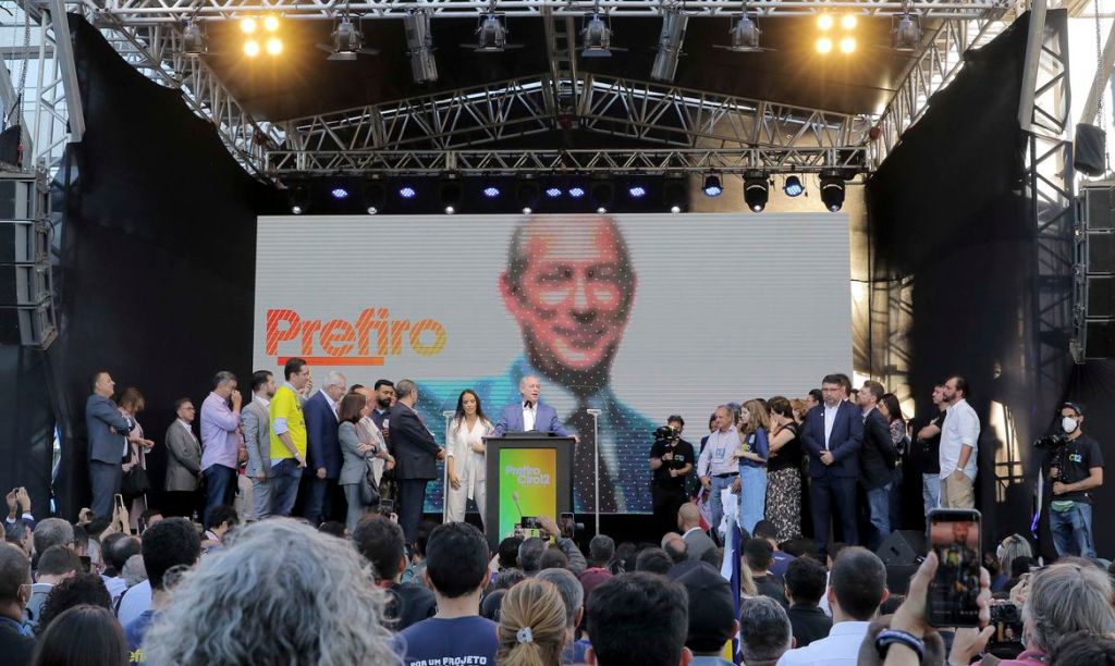 PDT lança candidatura de Ciro Gomes à Presidência da&nbsp;República