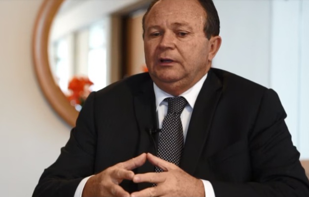 Brandão anuncia que irá  passar por cirurgia e se afastar do governo do&nbsp;Maranhão