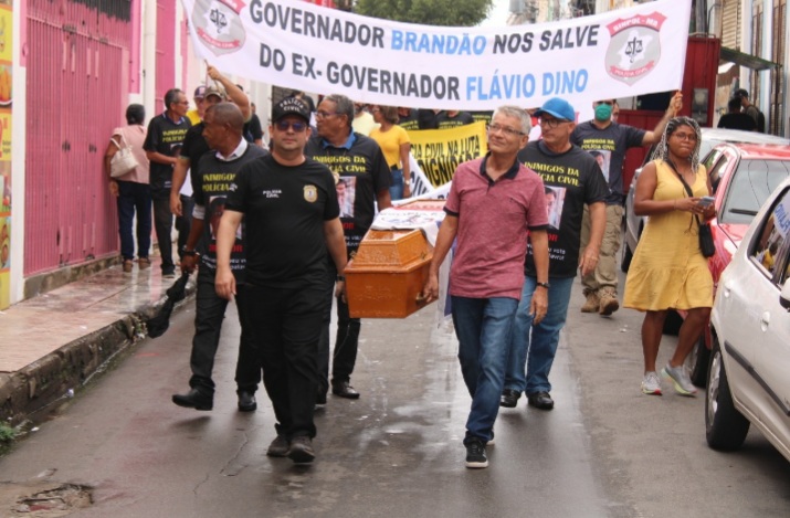 Policiais Civis realizam ‘marcha fúnebre’ em protesto contra governo do&nbsp;estado