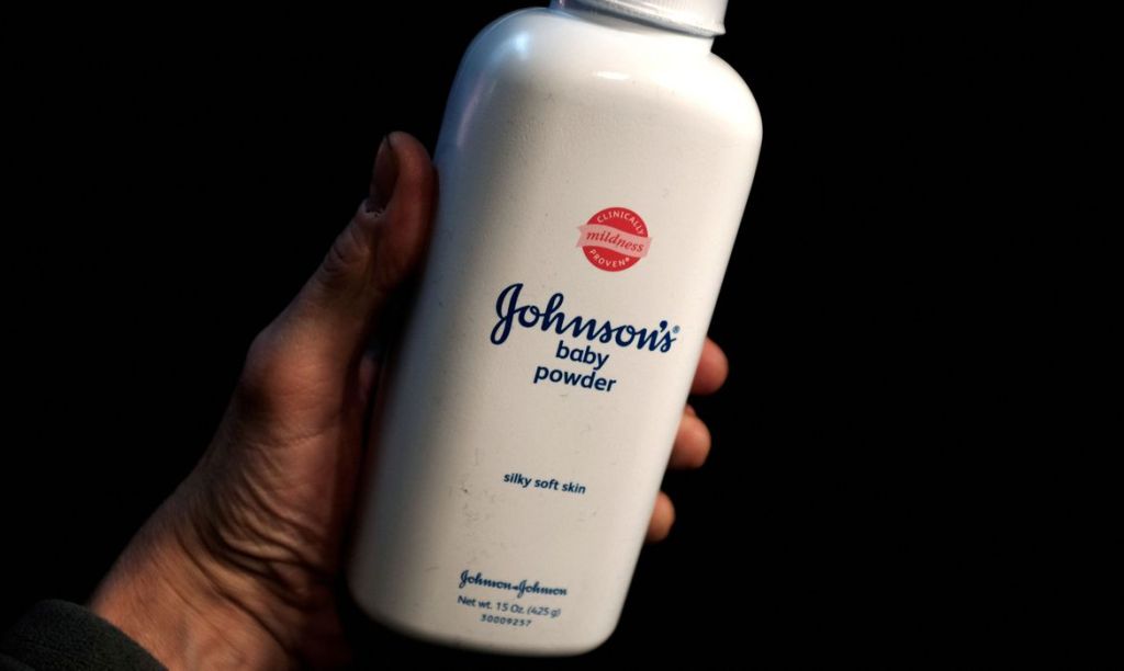 Johnson & Johnson suspende venda de talco para bebês a partir de&nbsp;2023