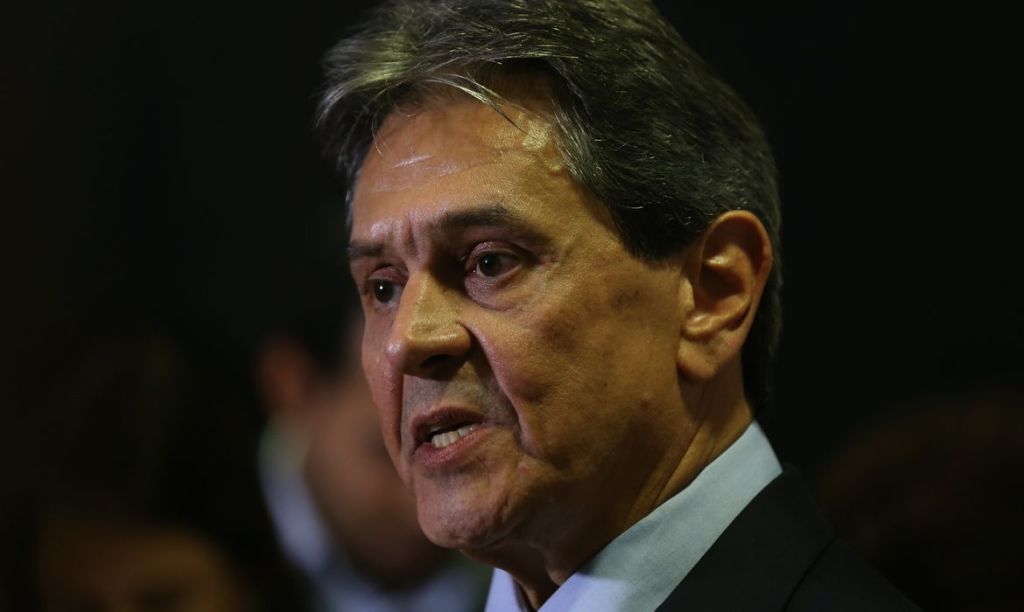 Roberto Jefferson resiste a prisão, troca tiros e usa granada contra agentes da&nbsp;PF