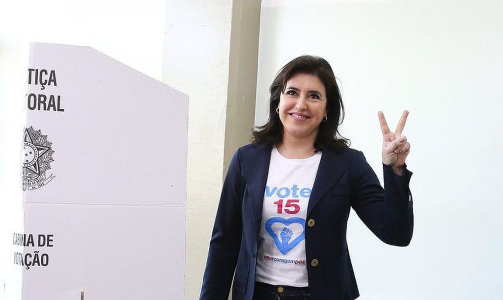 Simone Tebet vota em Campo Grande e segue para São&nbsp;Paulo