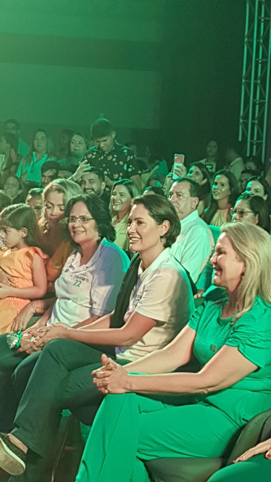 Michelle Bolsonaro e Damares reúnem 4 mil pessoas em São&nbsp;Luís