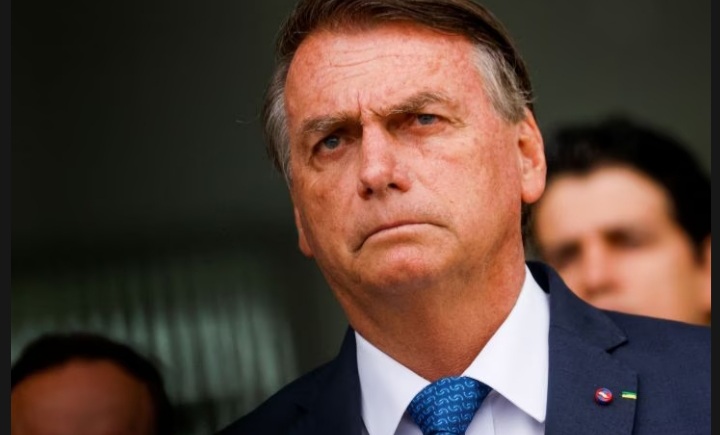 Bolsonaro terá direito a assessores, motoristas e carros oficiais como ex-presidente; veja todos os&nbsp;benefícios
