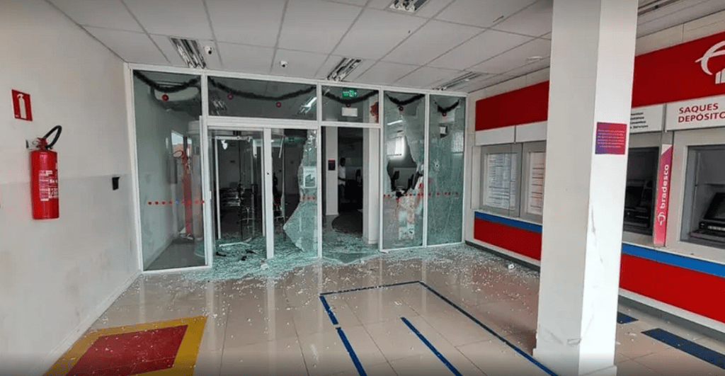 Bandidos armados roubam agência do Bradesco e fazem reféns, no interior do&nbsp;MA