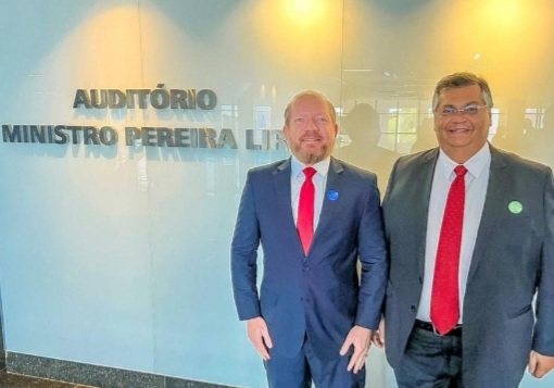 Em Brasília, Othelino prestigia posse do ministro Bruno Dantas na Presidência do&nbsp;TCU