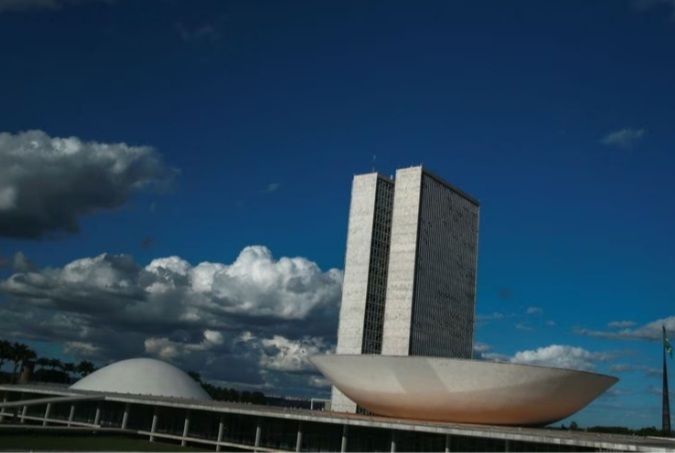 Congresso aprova Orçamento com salário mínimo de R$1.320 para&nbsp;2023