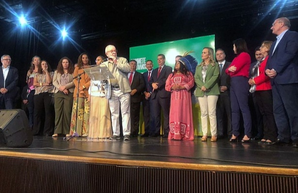 Lula anuncia últimos 16 ministros do novo&nbsp;governo