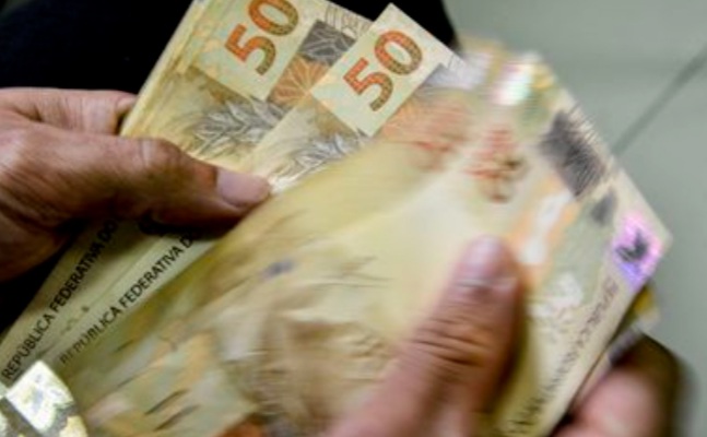 Salário mínimo de R$ 1.320 começa a valer&nbsp;hoje