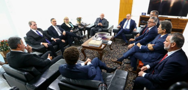 Em nota, presidentes dos Três Poderes chamam atos de “golpistas”