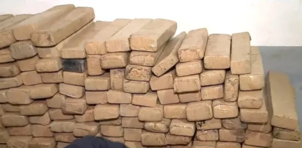 Polícia Militar apreende 500kg de maconha dentro de caminhão em Paço do&nbsp;Lumiar