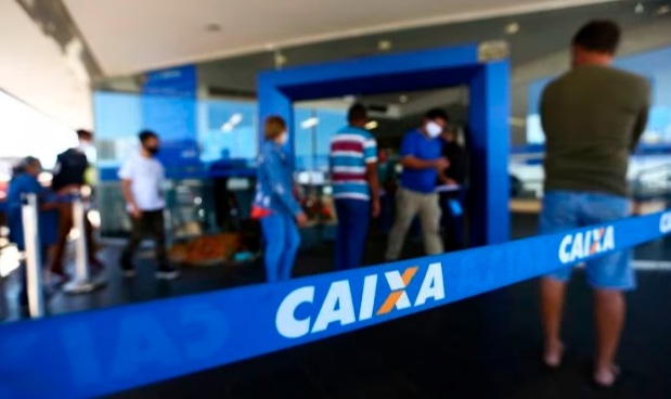 Caixa começa a pagar hoje abono salarial de 2021